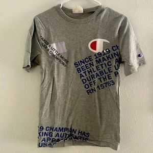 Kids champion T-shirt size small
